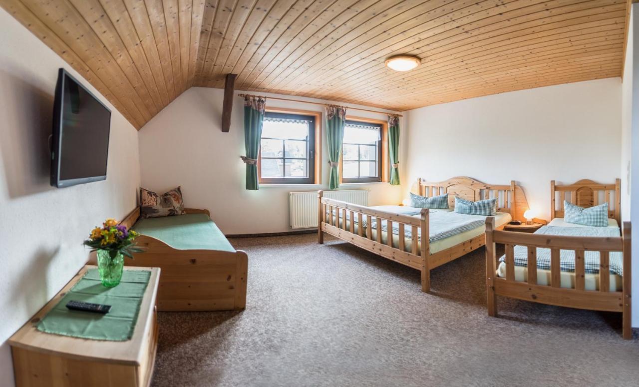 Am Roten Hammer I Gasthof Und Pension Oberwiesenthal Extérieur photo